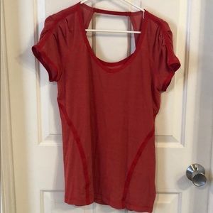 Lululemon red short sleeve keyhole top